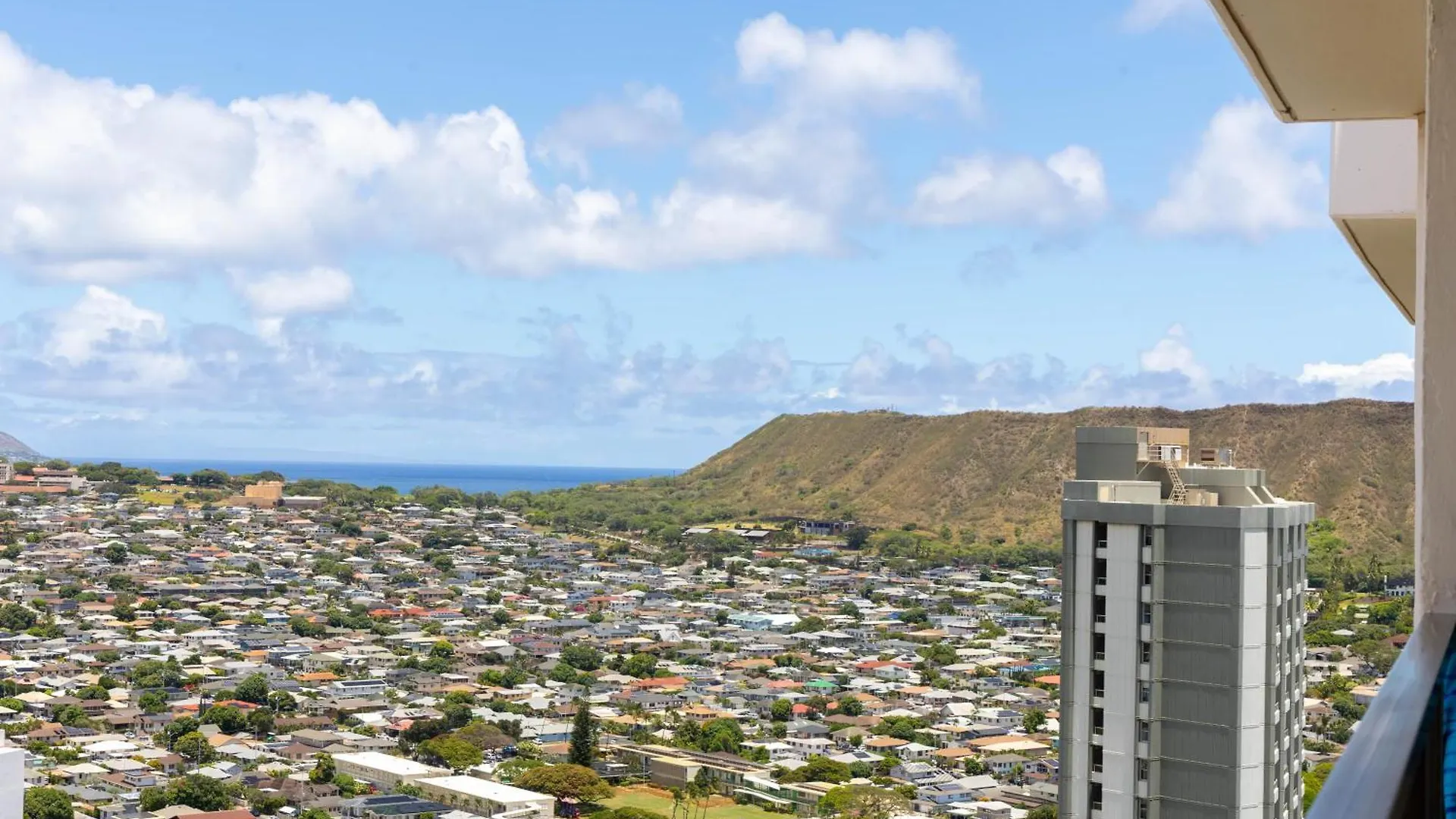 Escape To Mountain View Condo,Near Beach With Parking Honolulu USA