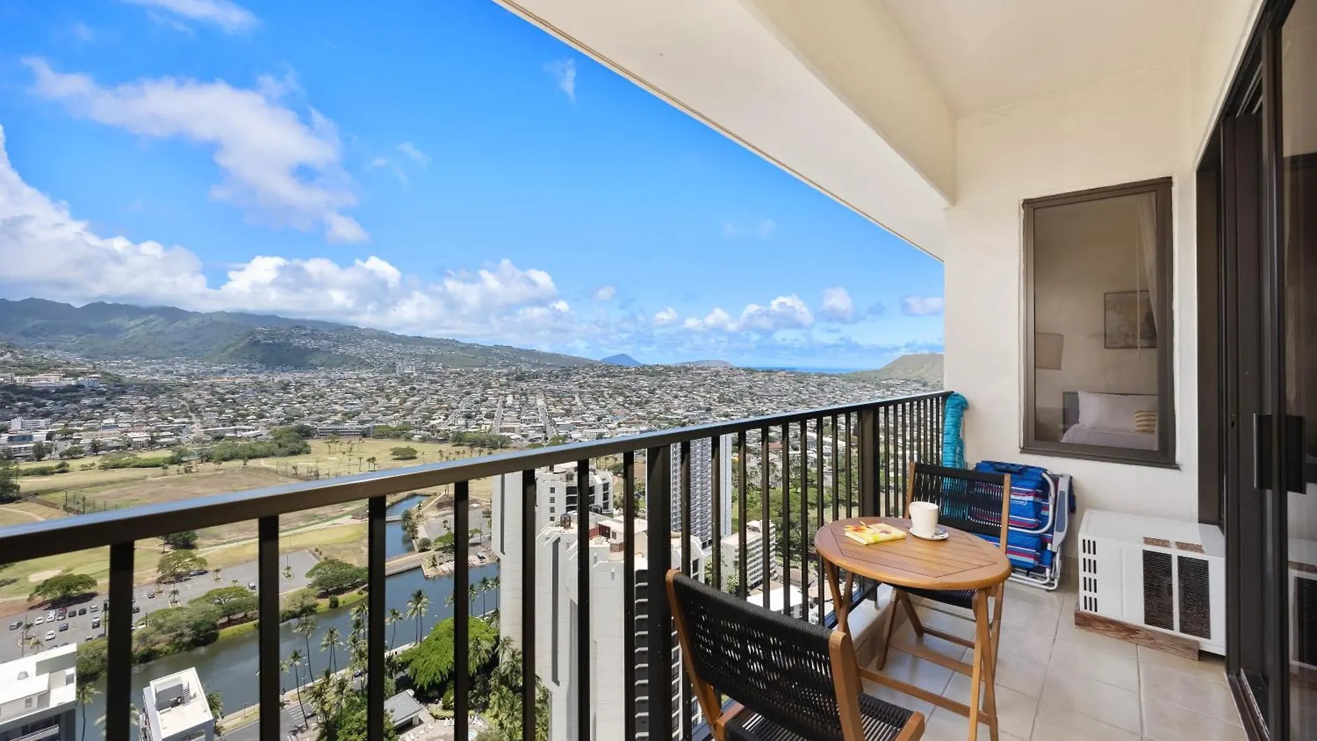 Escape To Mountain View Condo,Near Beach With Parking Honolulu 0*,
