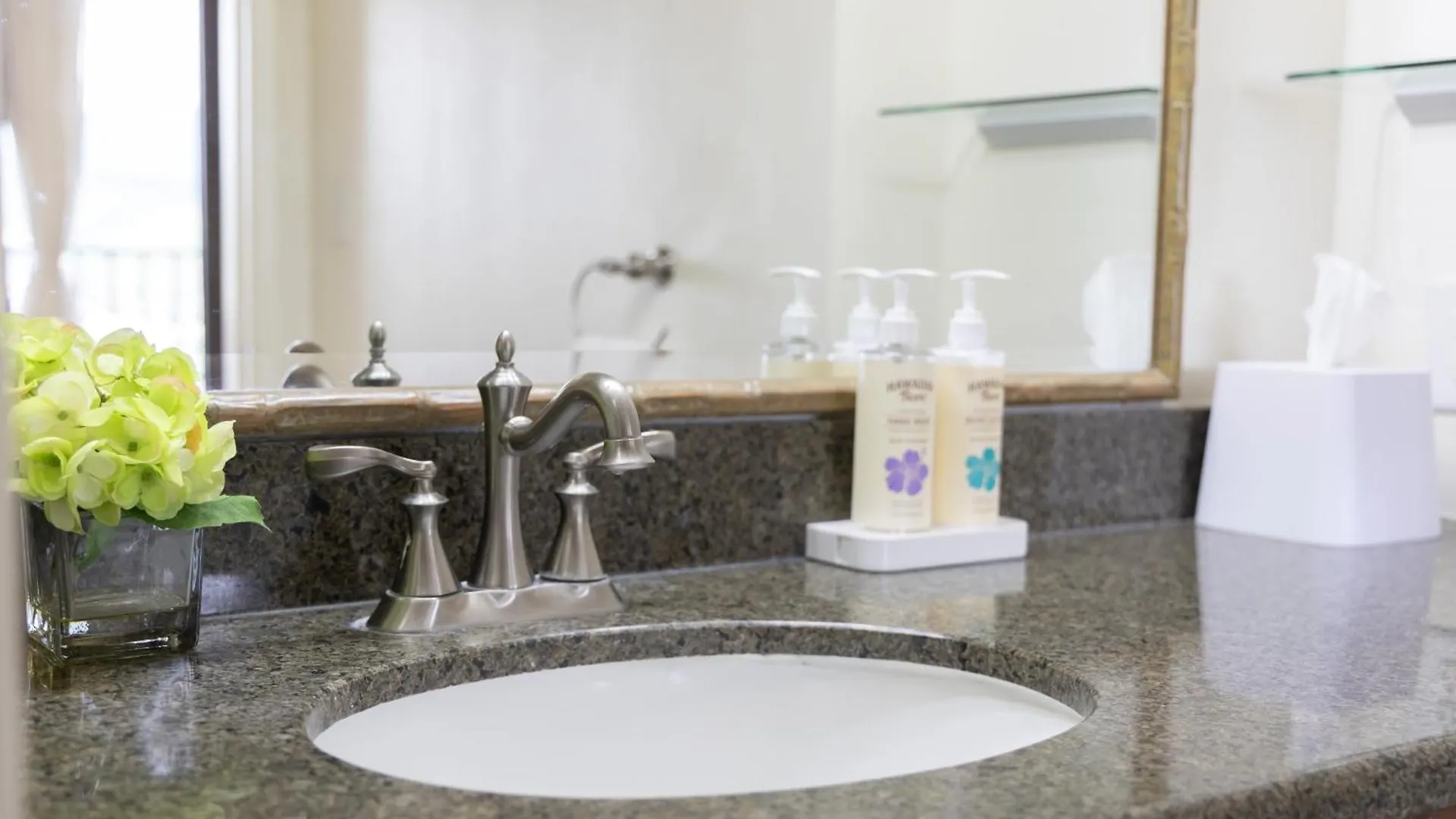 Escape To Mountain View Condo,Near Beach With Parking Honolulu Appartamento